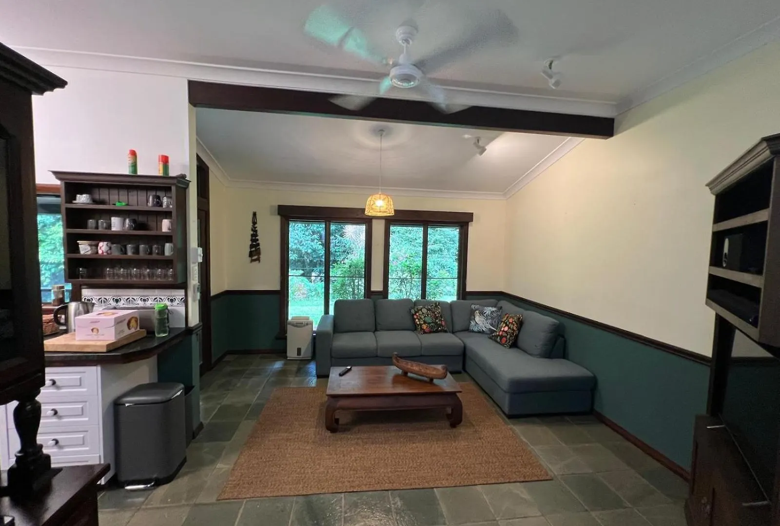 Riflebird Lodge Topaz