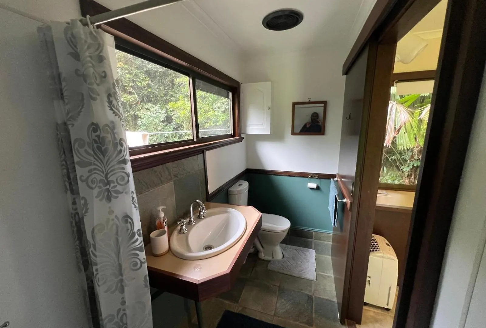 Riflebird Lodge Topaz