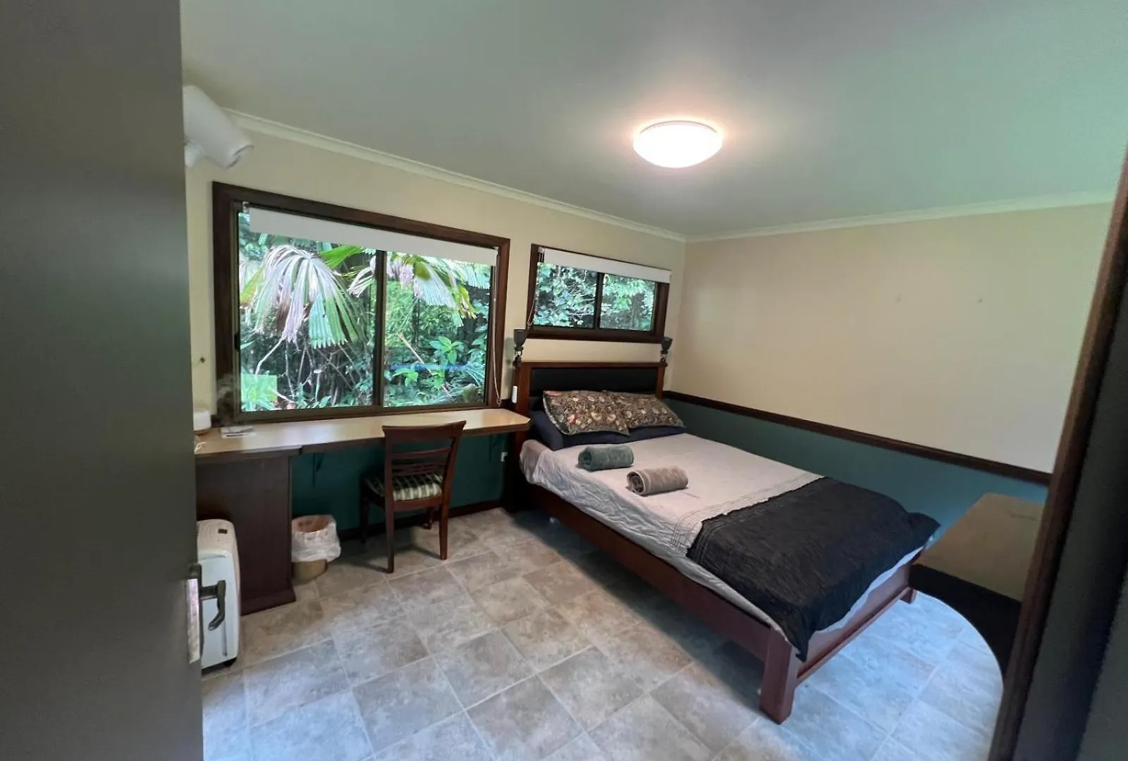 Riflebird Lodge Topaz