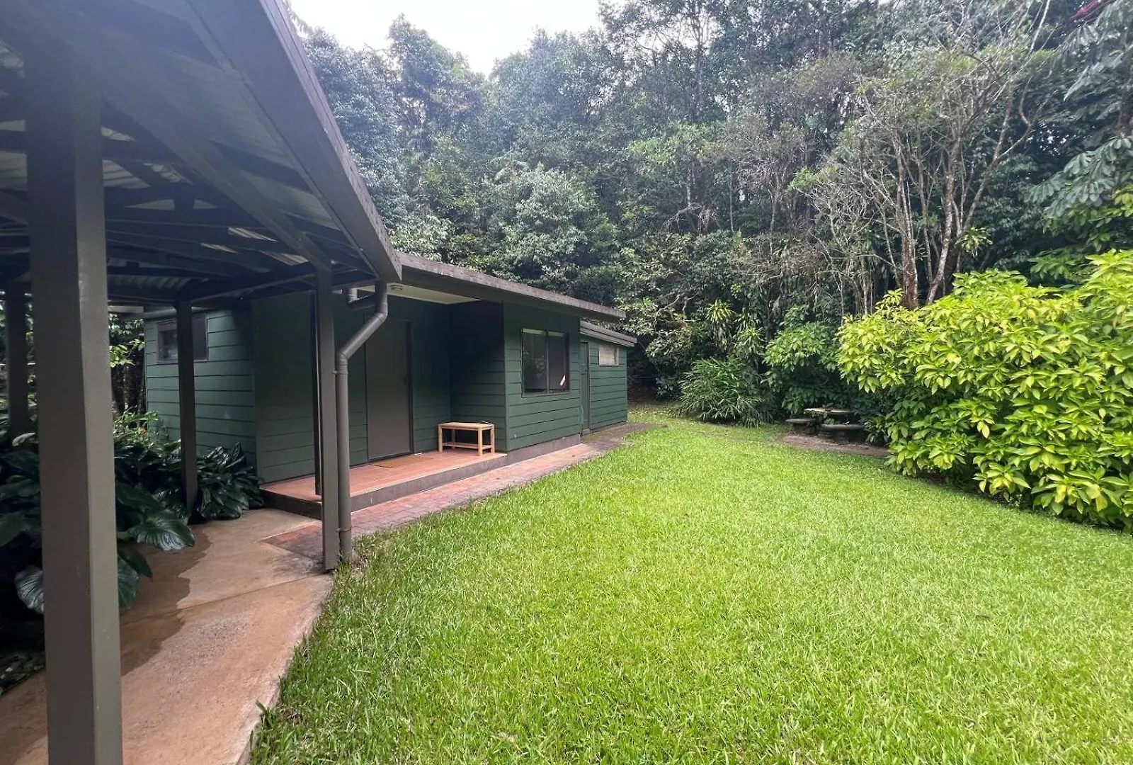 Riflebird Lodge Topaz